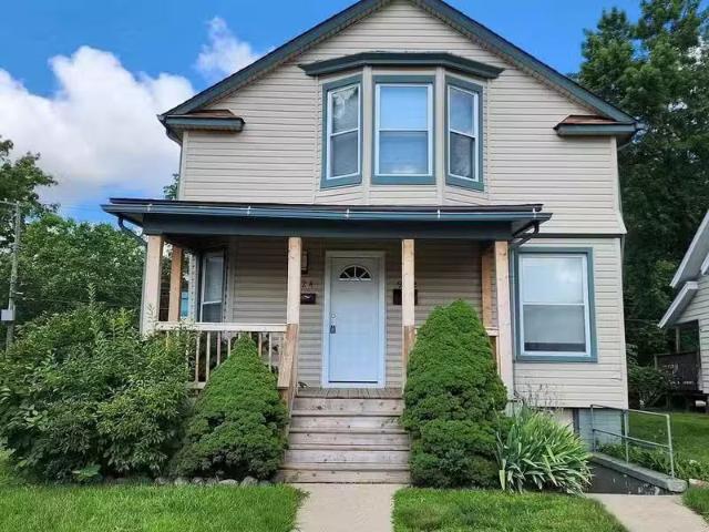 Condo for rent in Royal Oak