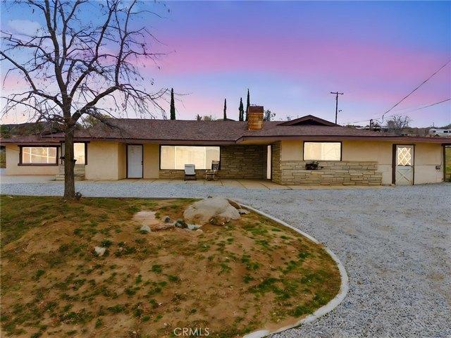 House for sale in Anza, California