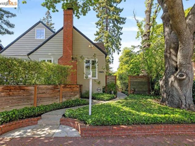 Condo for sale in Oakland, California