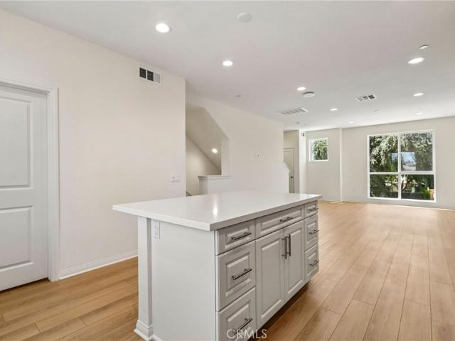 Condo for sale in Long Beach, California