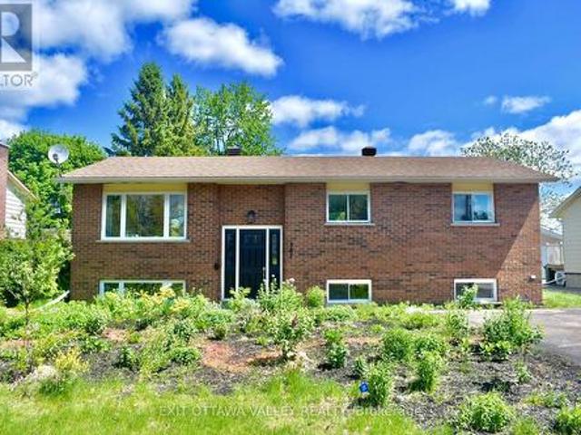 House for sale in Pembroke, Ontario