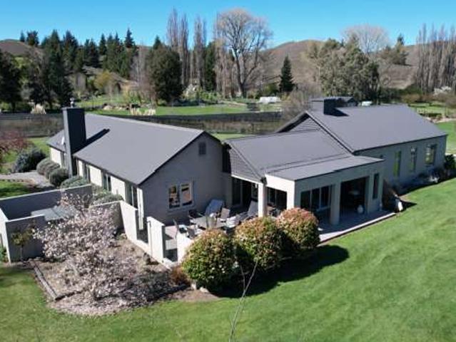 Property for sale in Otakou