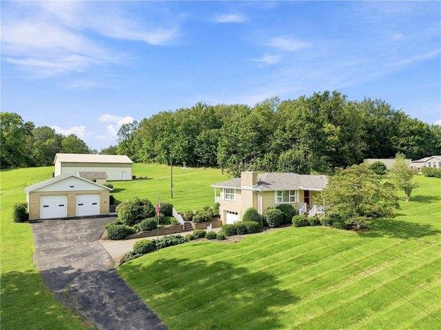 House for sale in Vanderbilt, Pennsylvania