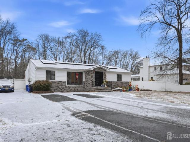 House for sale in Cliffwood, New Jersey