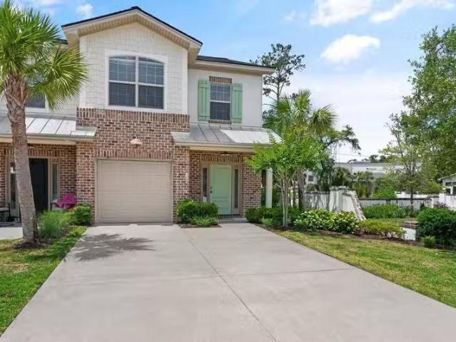 Condo for rent in Brunswick