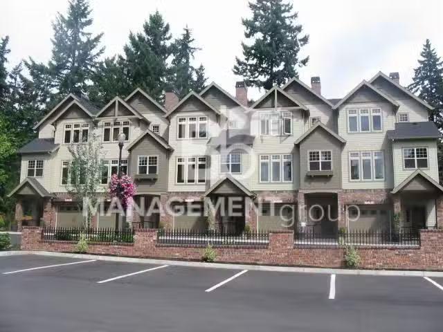 Condo for rent in Lake Oswego
