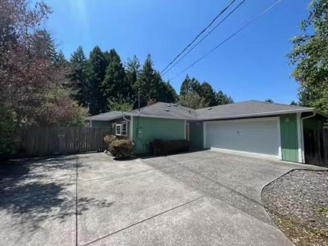 House for rent in Eureka