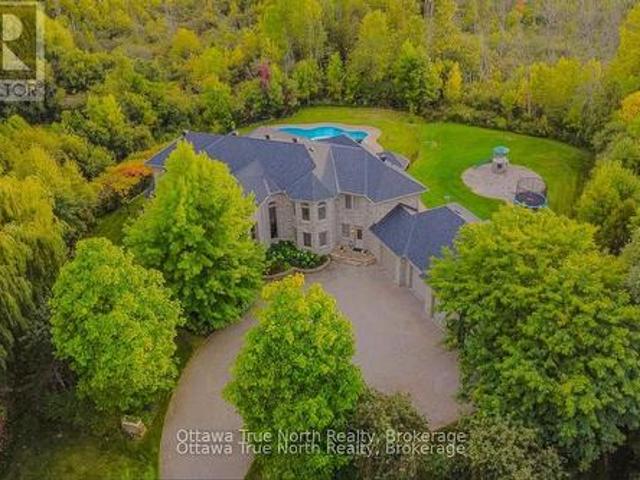 House for sale in Rideau Forest, Ottawa