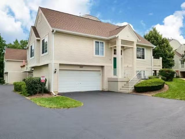 Condo for rent in Bartlett