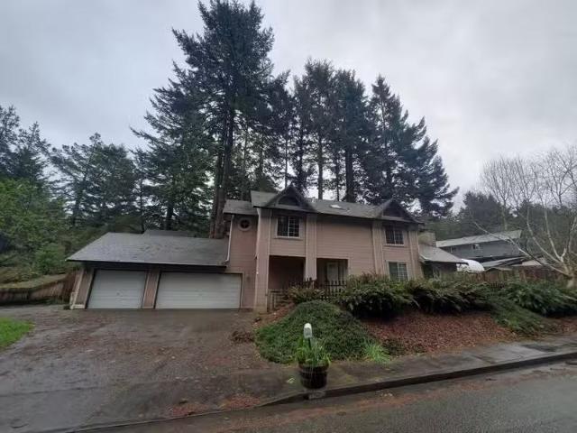 House for rent in Eureka
