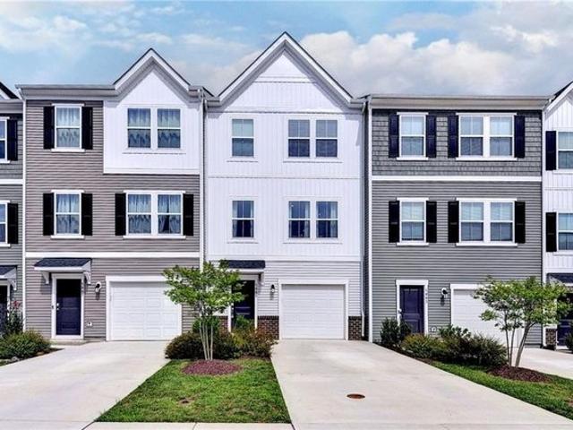 Townhouse for sale in Virginia