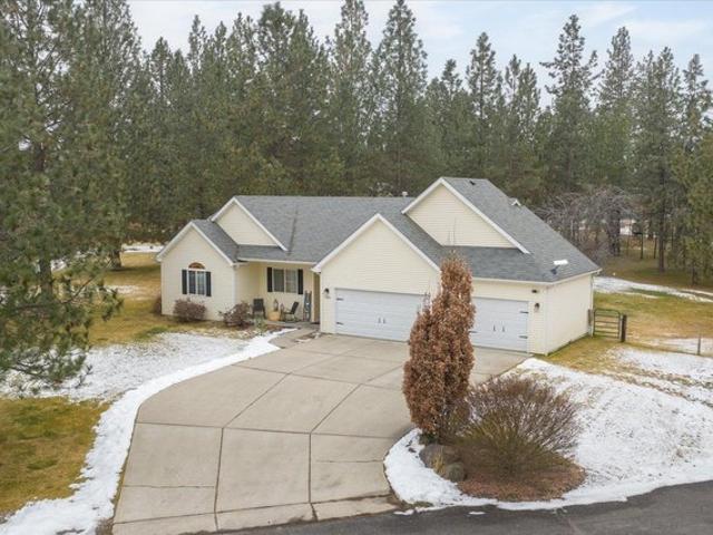 House for sale in Nine Mile Falls, Washington