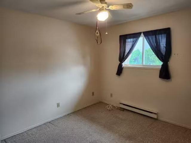 Condo for rent in Lakefield