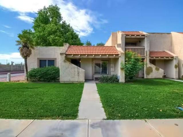 Condo for rent in Glendale