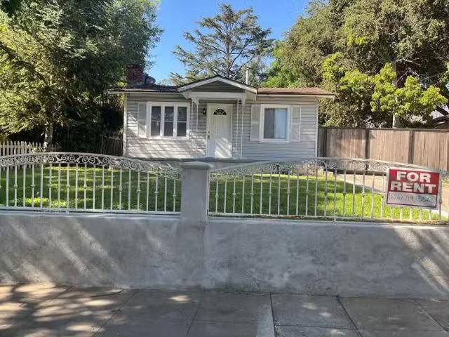 House for rent in Pasadena
