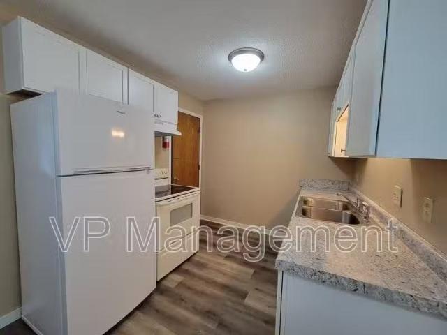 Condo for rent in Bettendorf Condo for rent in Bettendorf