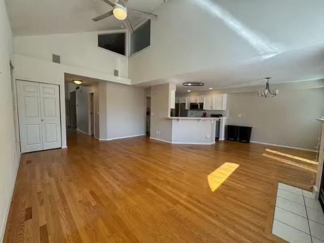 Condo for rent in Everett