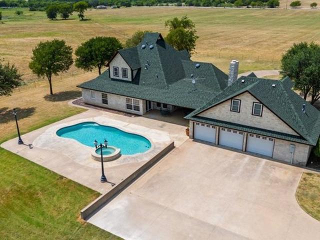 House for sale in Whitney, Texas