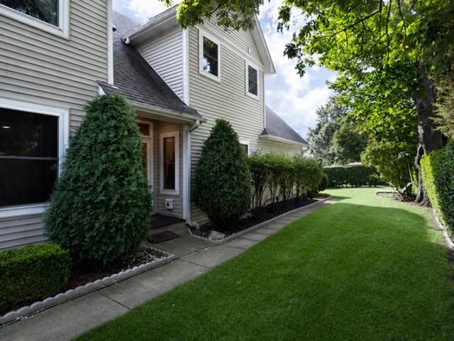 Townhouse for sale in Highland Park, Illinois