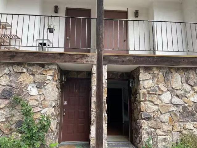 Condo for rent in Edmonds