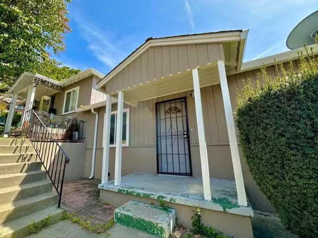Condo for rent in Hayward