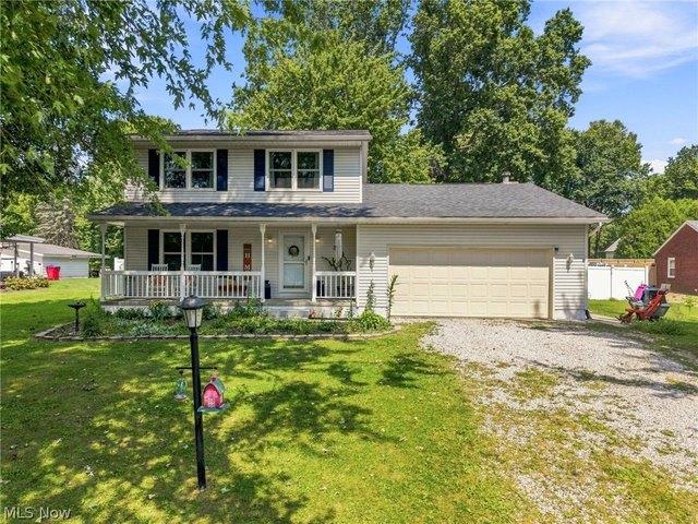 House for sale in Louisville, Ohio