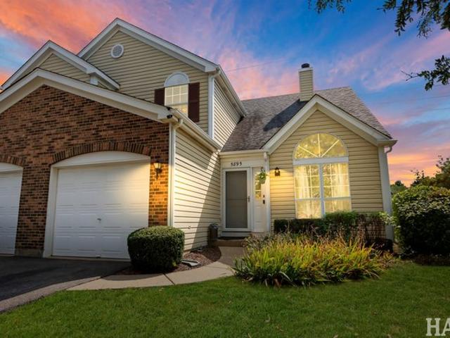 Townhouse for sale in Gurnee, Illinois