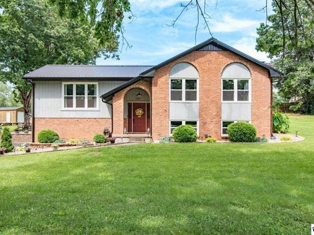 House for sale in Cecilia, Kentucky