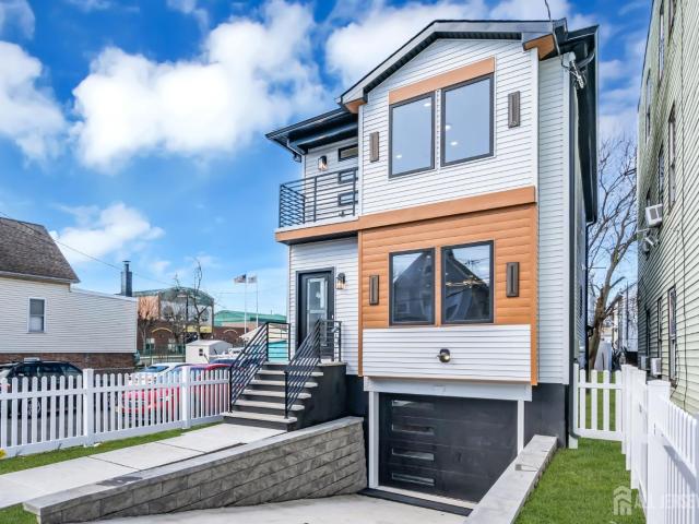 House for sale in Perth Amboy, New Jersey