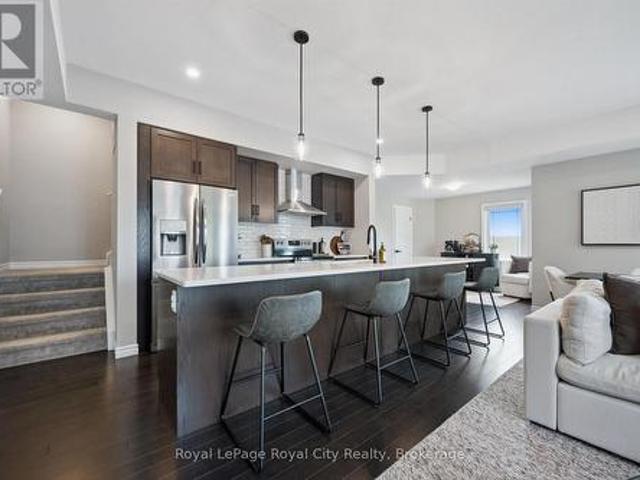 Townhouse for sale in Guelph, Ontario