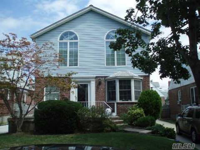House for sale in Queens, Arverne