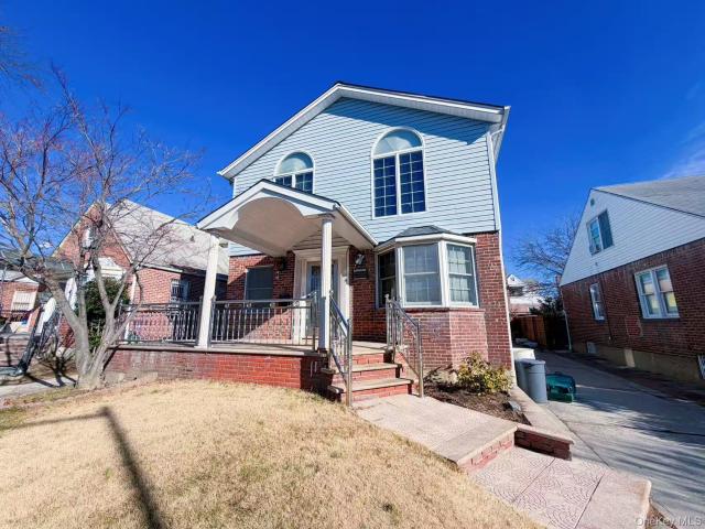 House for sale in Queens, Arverne