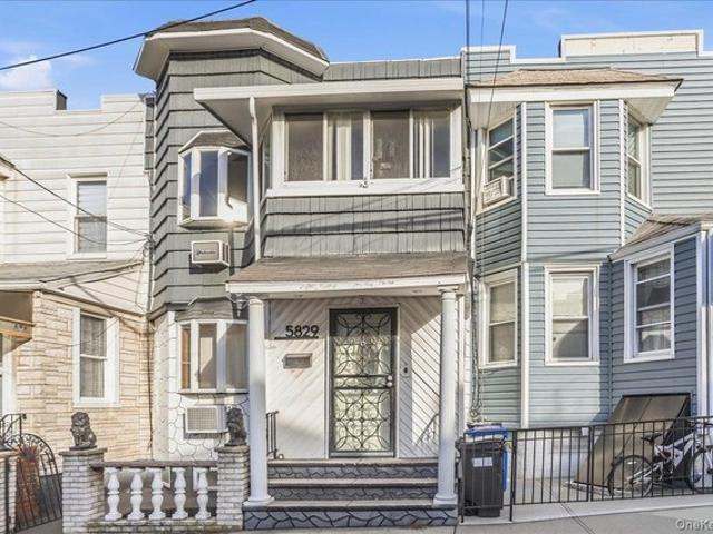 House for sale in Queens, Arverne