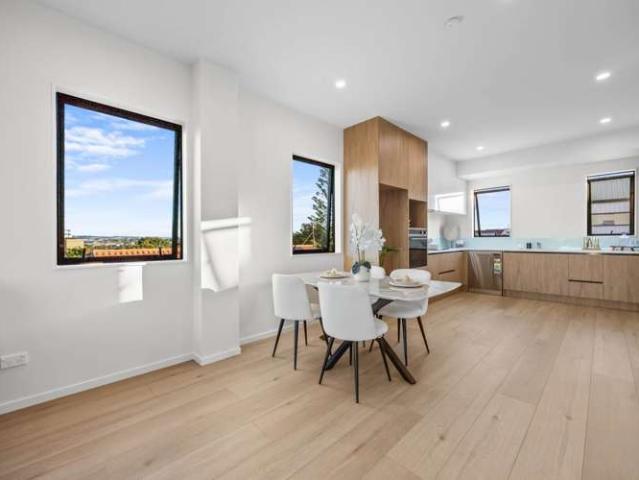 Townhouse for sale in Mount Wellington