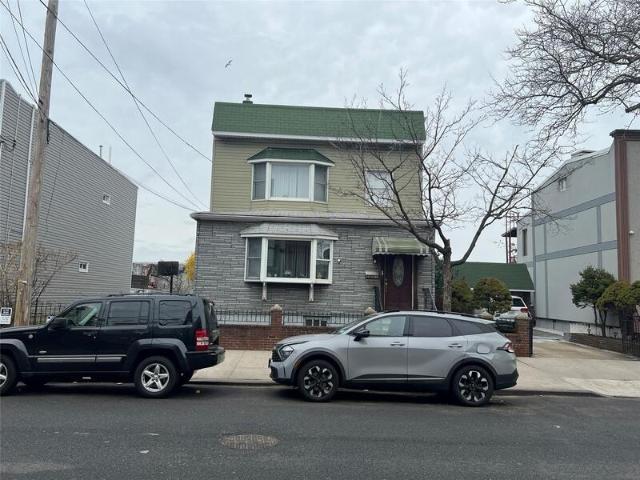 Duplex for sale in Flushing