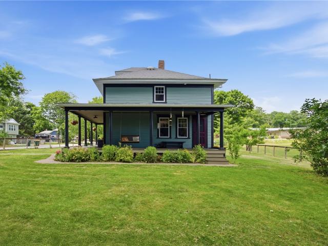House for sale in Oakland, Rhode Island