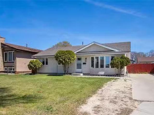 House for sale in East St. Paul, Manitoba