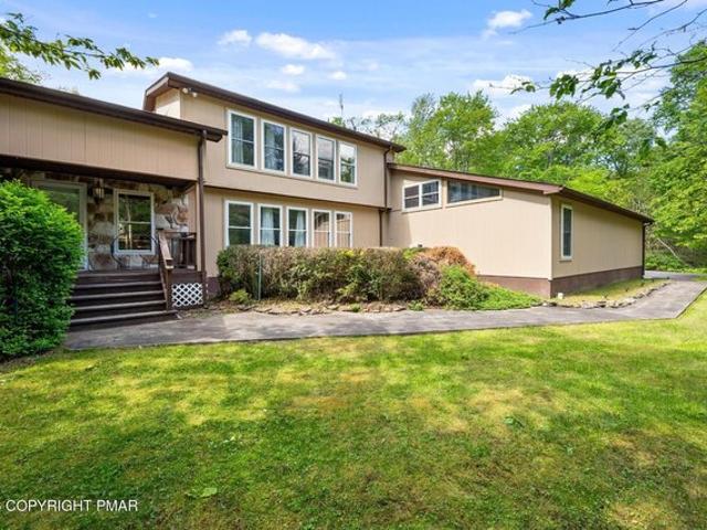 House for sale in Newfoundland, Pennsylvania