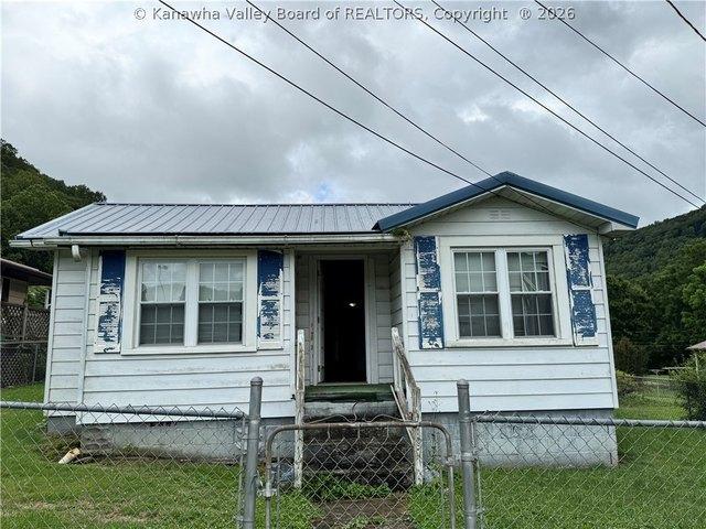 House for sale in Seth, West Virginia