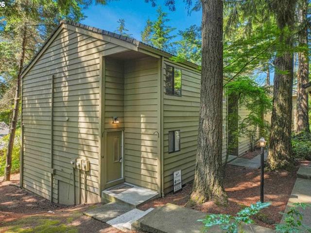 Condo for sale in Oregonia