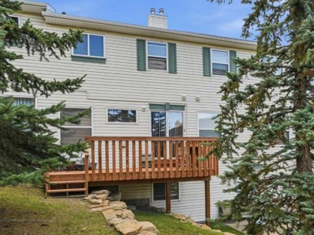 Townhouse for sale in Country Hills, Calgary