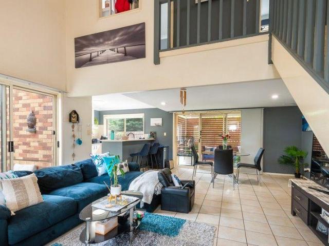 Condo for rent in Helensvale Town Centre