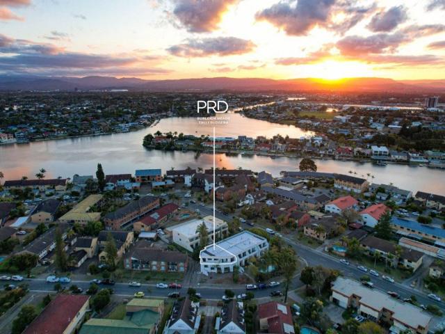 Apartment for rent in Mermaid Waters, Gold Coast City
