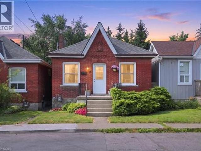 House for sale in Ancaster, Ontario