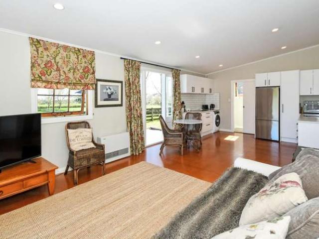 House for sale in Karaka, Franklin