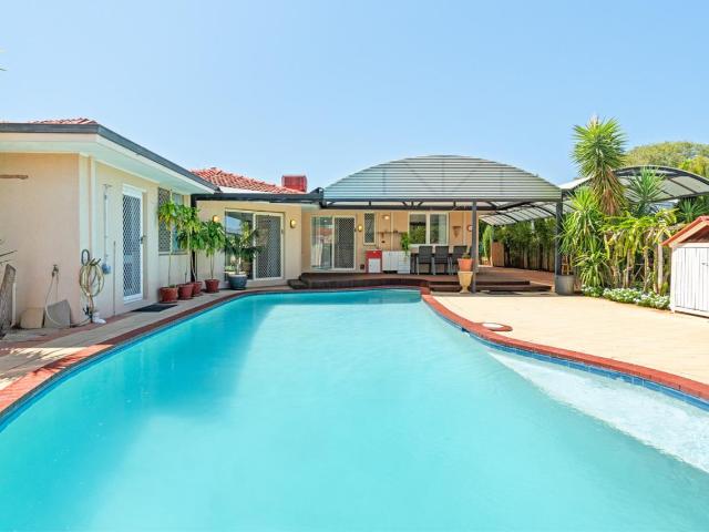 House for sale in Cloverdale, Western Australia