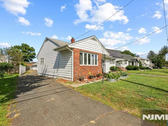House for sale in Teterboro, South Hackensack