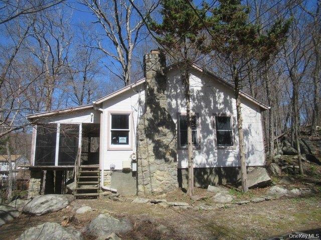 House for sale in Baldwin Place, New York