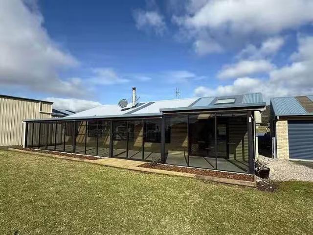 House for rent in Sisters Beach, Tasmania