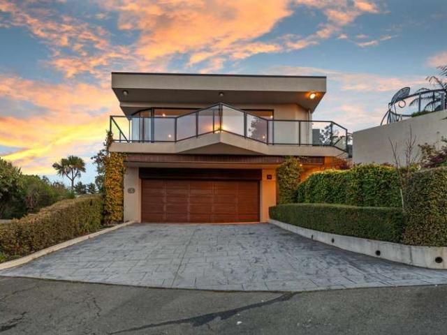 House for sale in Chaslands, Canterbury